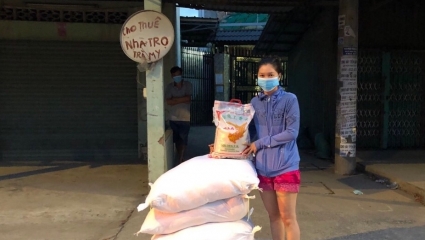 Công đoàn tỉnh Long An sẻ chia khó khăn với người lao động trong mùa dịch