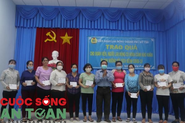 LĐLĐ Mỹ Tho đẩy mạnh hỗ trợ người lao động khó khăn, thất nghiệp trong mùa dịch