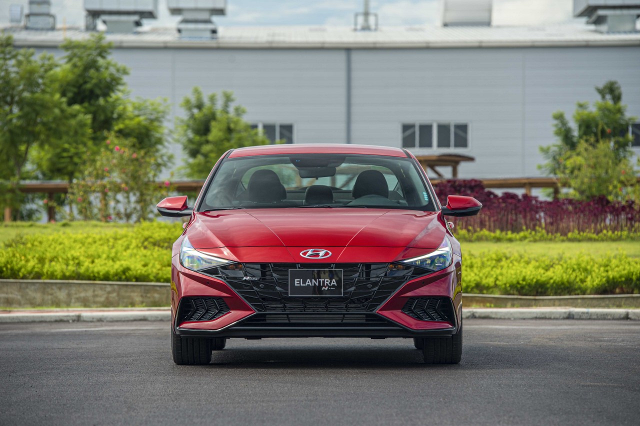 Hình chi tiết Hyundai Elantra N Line 1.6 Turbo giá 799 triệu đồng