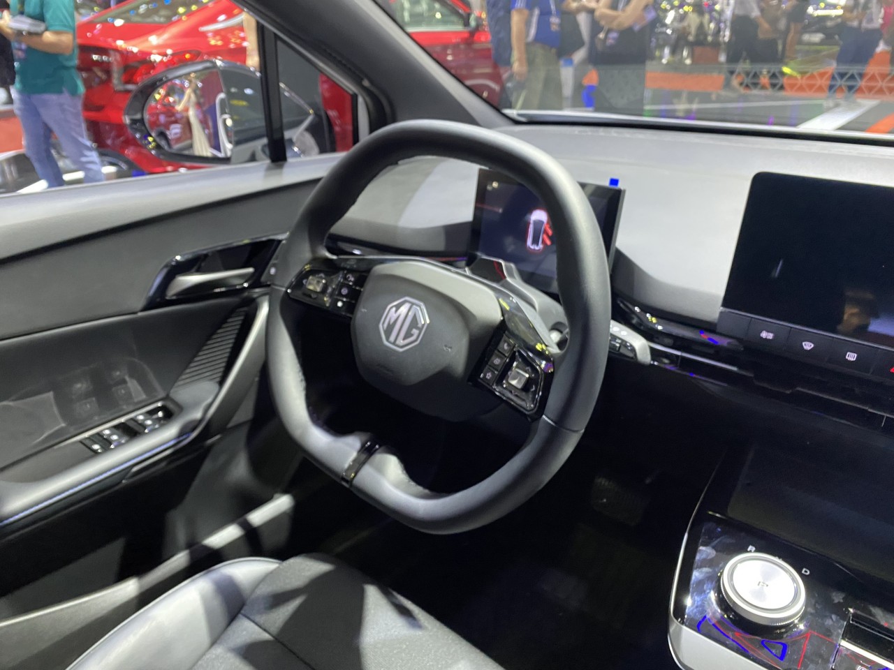 Cận cảnh xe điện MG4 electric tại Vietnam Motor Show 2022