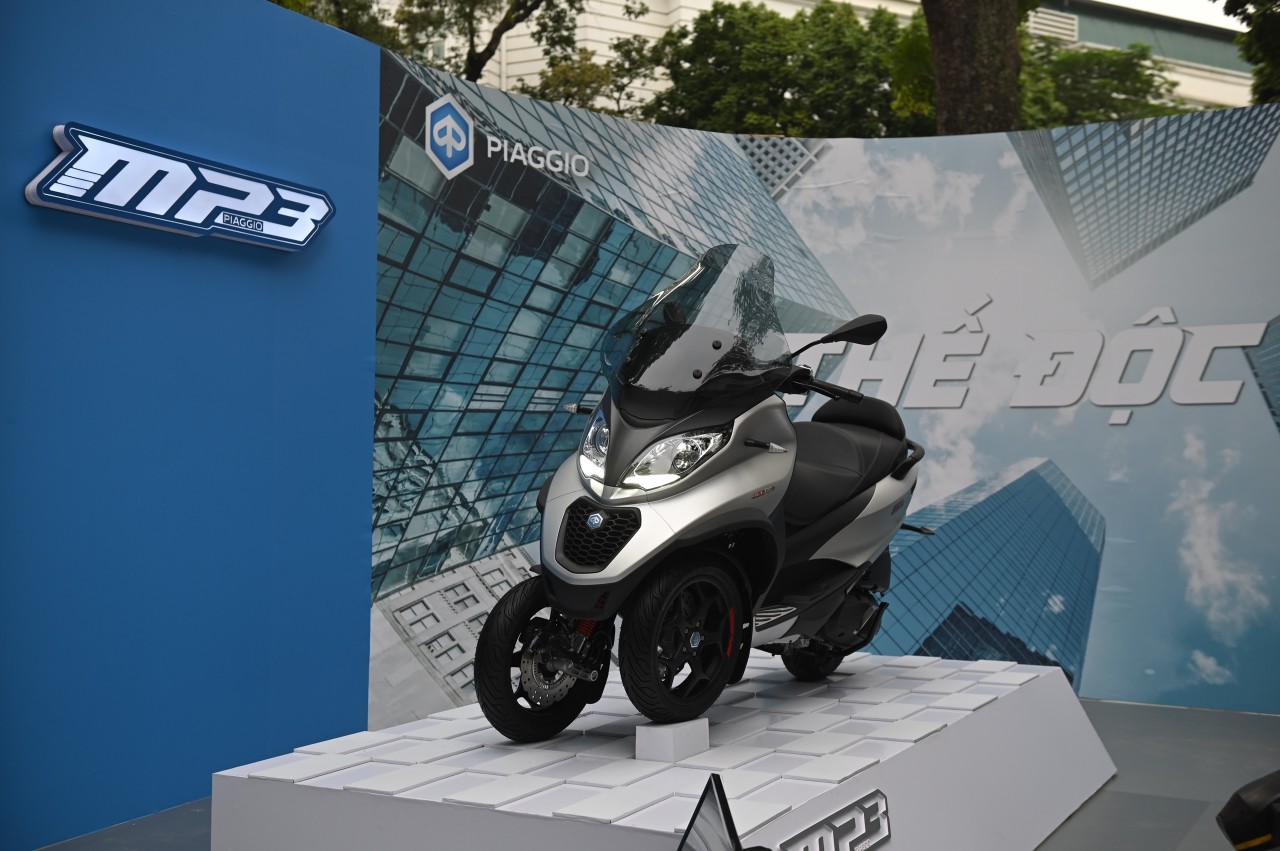 Piaggio MP3 400 HPE Sport: Xe tay ga 3 bánh 400cc giá 330 triệu