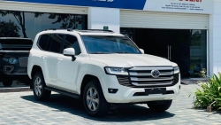 Đại lý tạm ngừng nhận cọc Toyota Land Cruiser