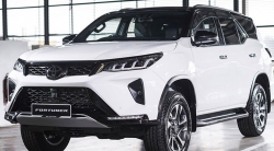 Toyota Fortuner 2023 nâng cấp từ 941 triệu đồng, sắp về Việt Nam?