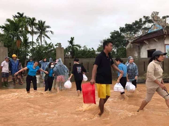 LĐLĐ Quảng Trị: Những suất cơm nghĩa tình gửi bà con vũng lũ