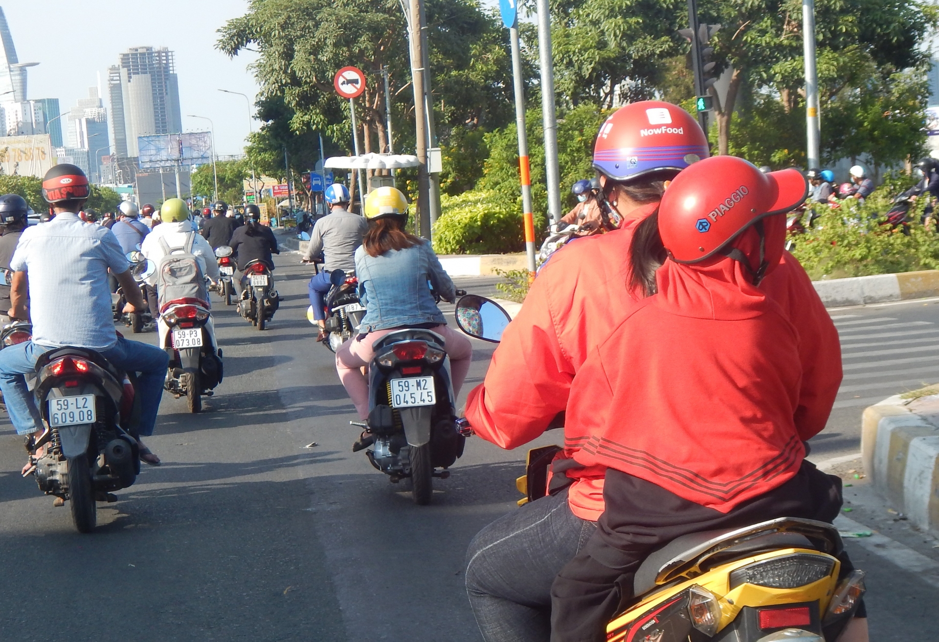 Những vòng xe tảo tần