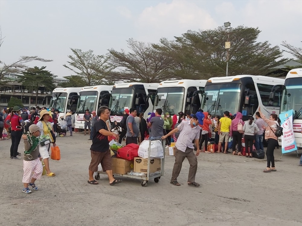 50% công nhân PouYuen VN đã mua vé xe về quê ăn Tết chọn “trả vé, khoan hãy về”