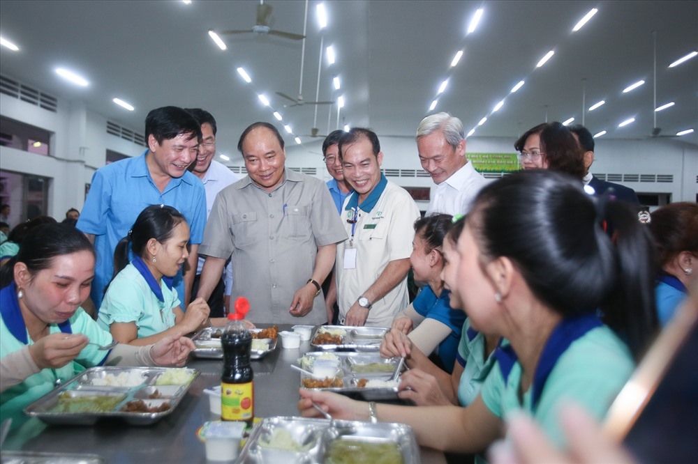 Dù khó khăn do Covid-19, công ty vẫn dành hơn 400 tỷ đồng thưởng Tết cho công nhân