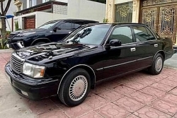 Toyota Crown 24 tuổi biển 