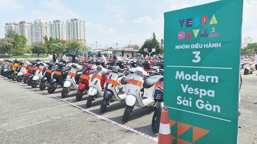 Hơn 1000 xe Vespa tụ hội tại Vespa Day 2022