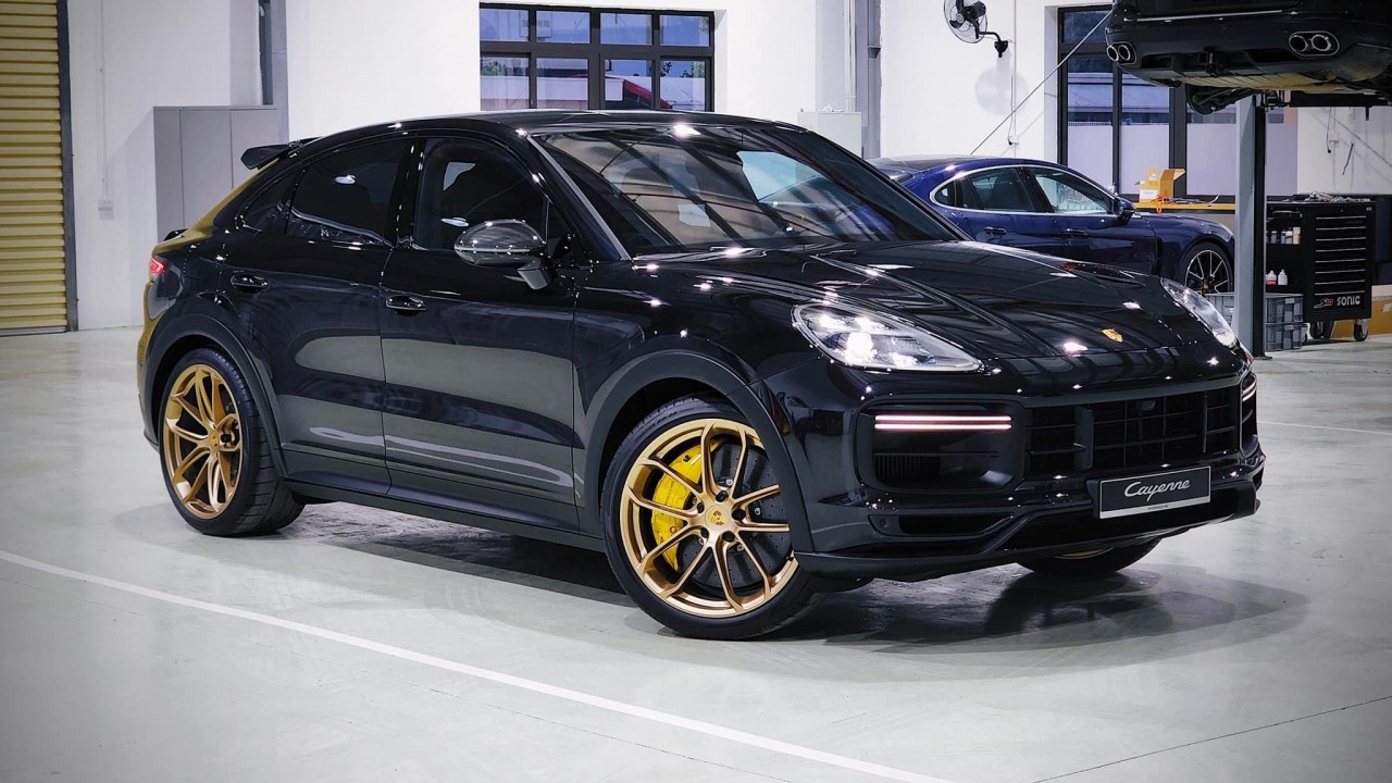 Cận cảnh Porsche Cayenne Turbo GT giá gần 13 tỷ đồng tại Việt Nam