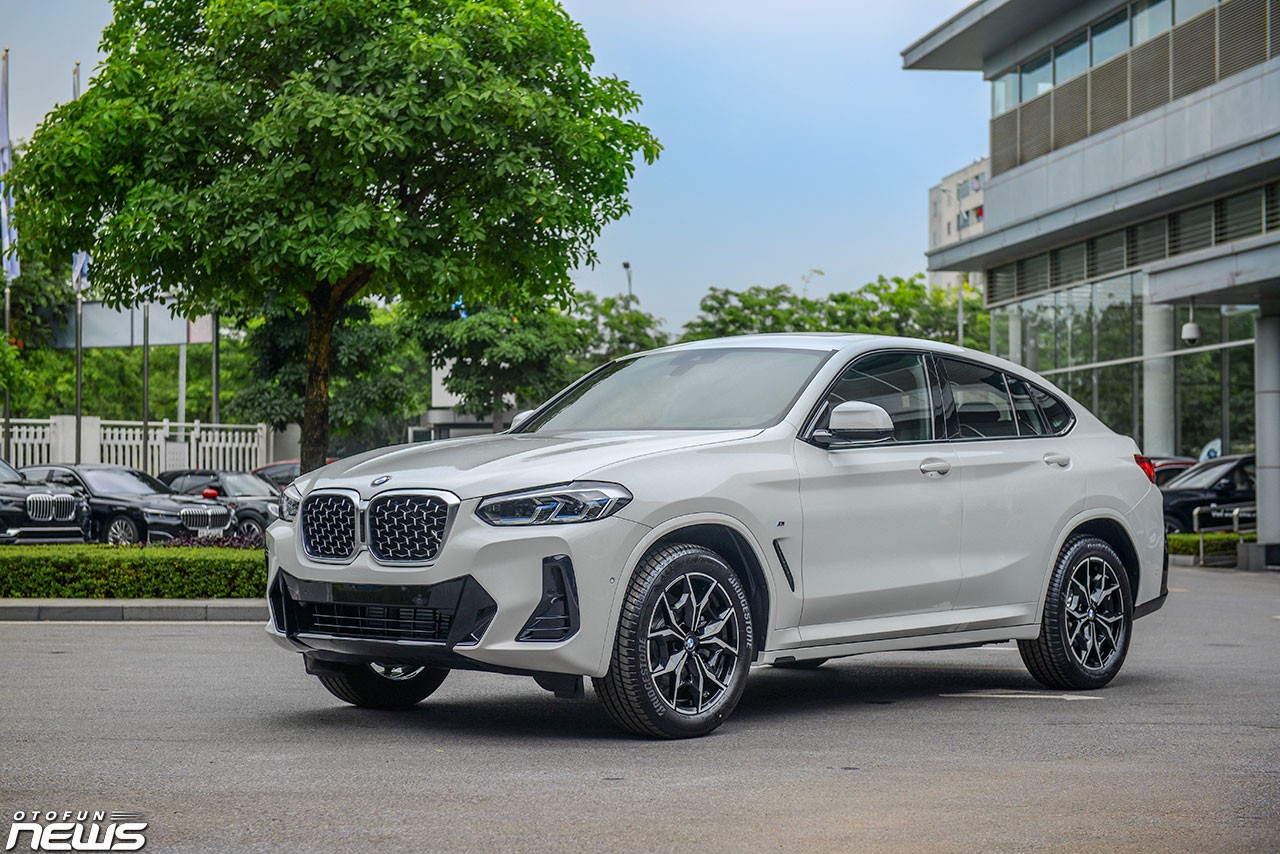 Chi tiết BMW X4 giá 3,279 tỷ đồng tại Việt Nam