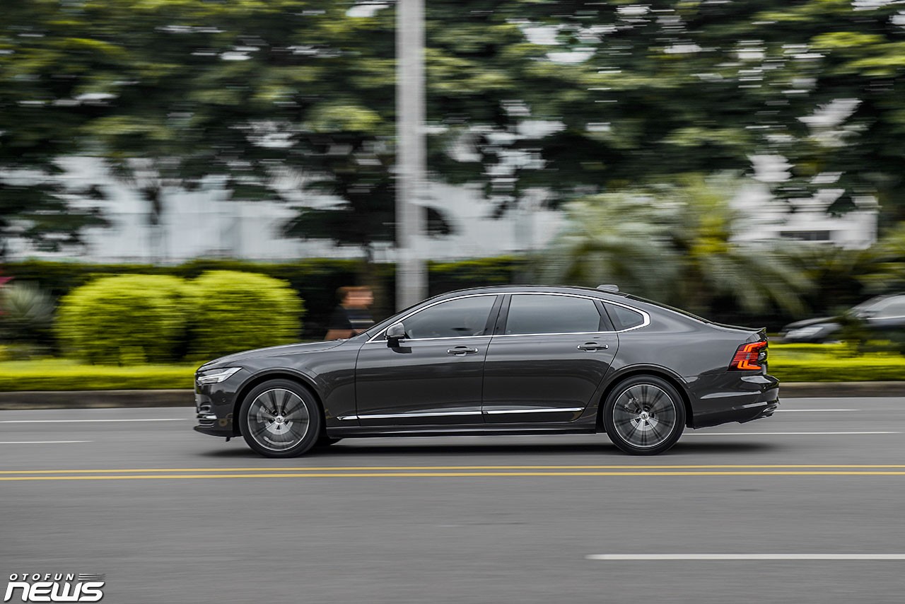 Volvo S90 LWB - Rộng nhất phân khúc