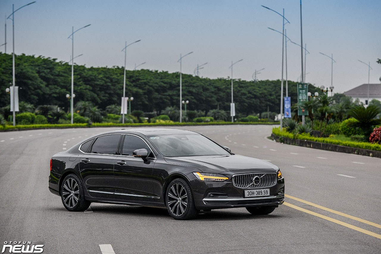 Volvo S90 LWB - Rộng nhất phân khúc