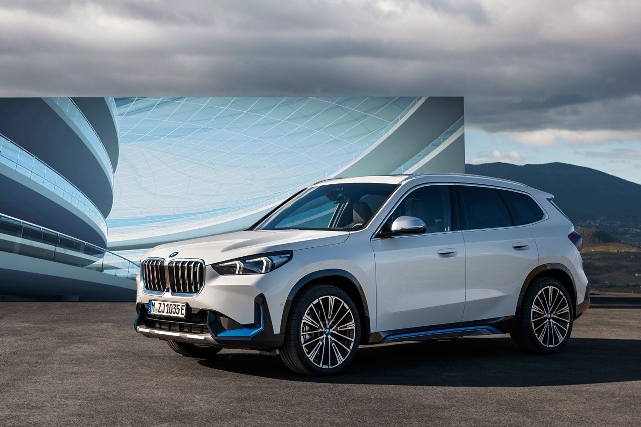 Ra mắt BMW iX1 chạy điện hoàn toàn