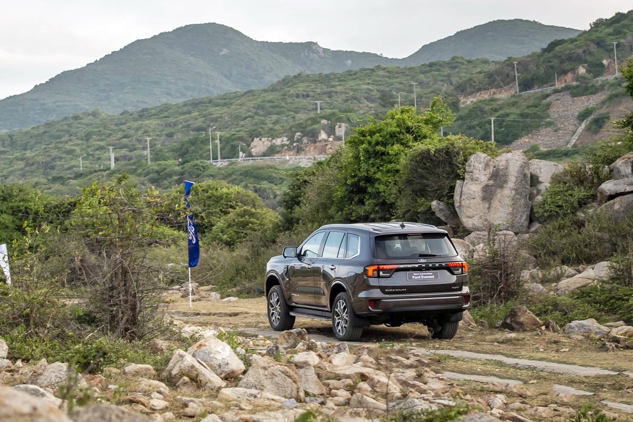 Cảm giác lái Ford Everest 2022 như thế nào?