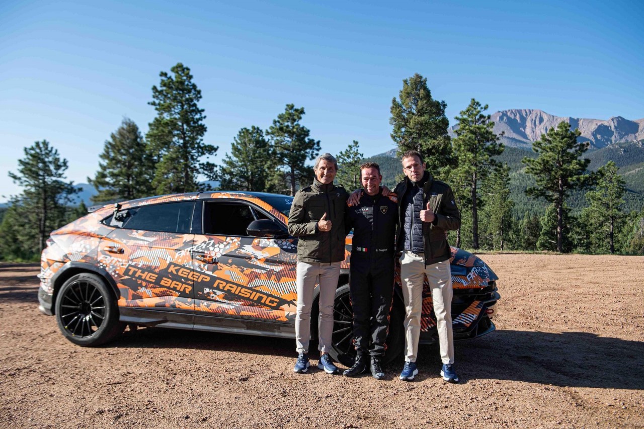 Lamborghini Urus lập kỷ lục tại đường đua Pikes Peak