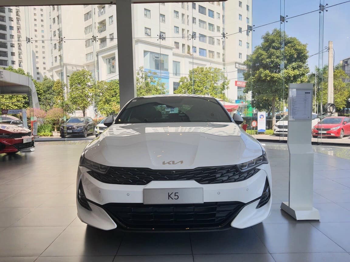 Kia K5 GT-Line 2022 có mặt tại đại lý, giá 1,029 tỷ đồng