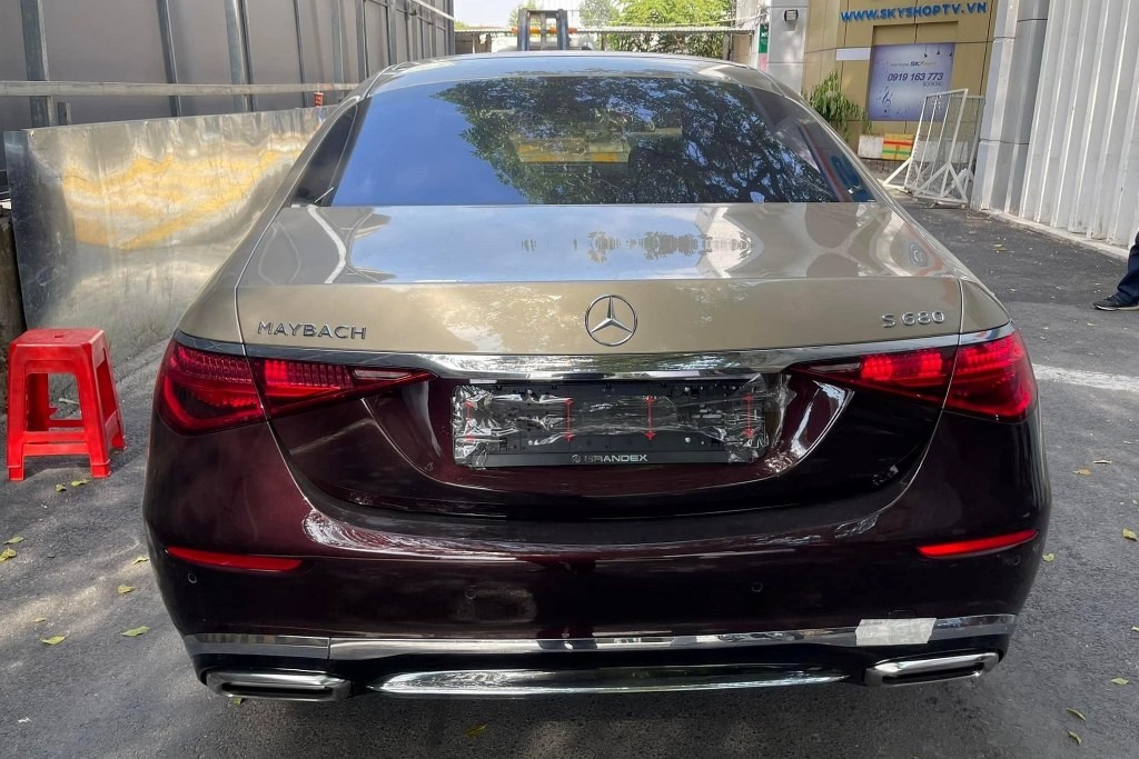 Siêu sang Mercedes Maybach S680 đầu tiên về nước