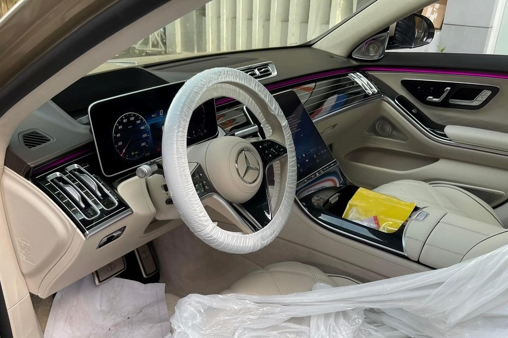 Siêu sang Mercedes Maybach S680 đầu tiên về nước