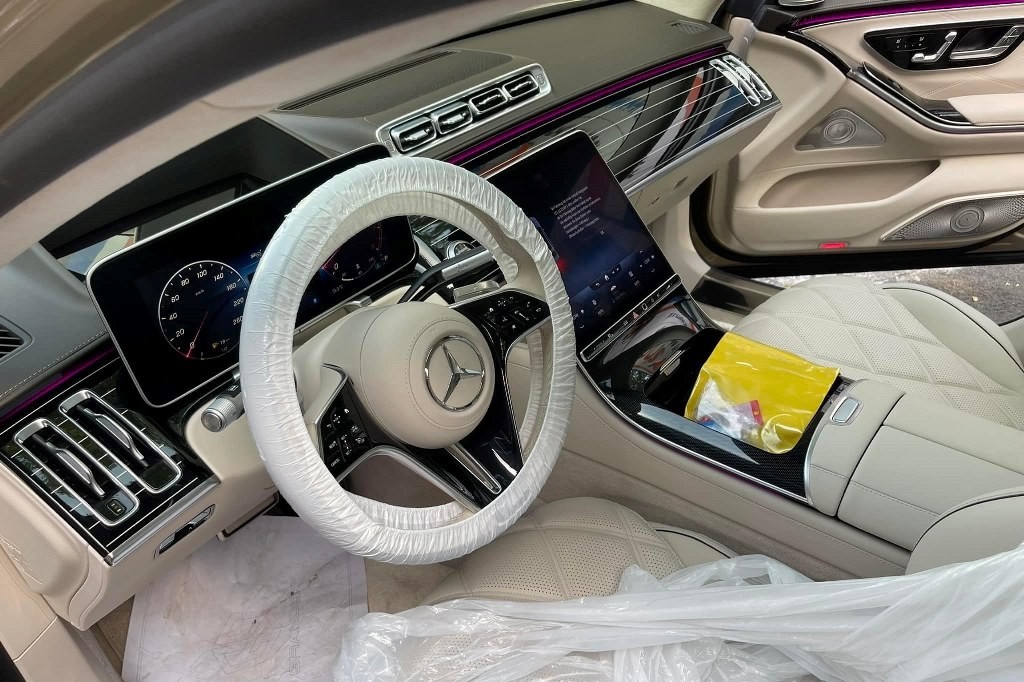 Siêu sang Mercedes-Maybach S680 đầu tiên về nước