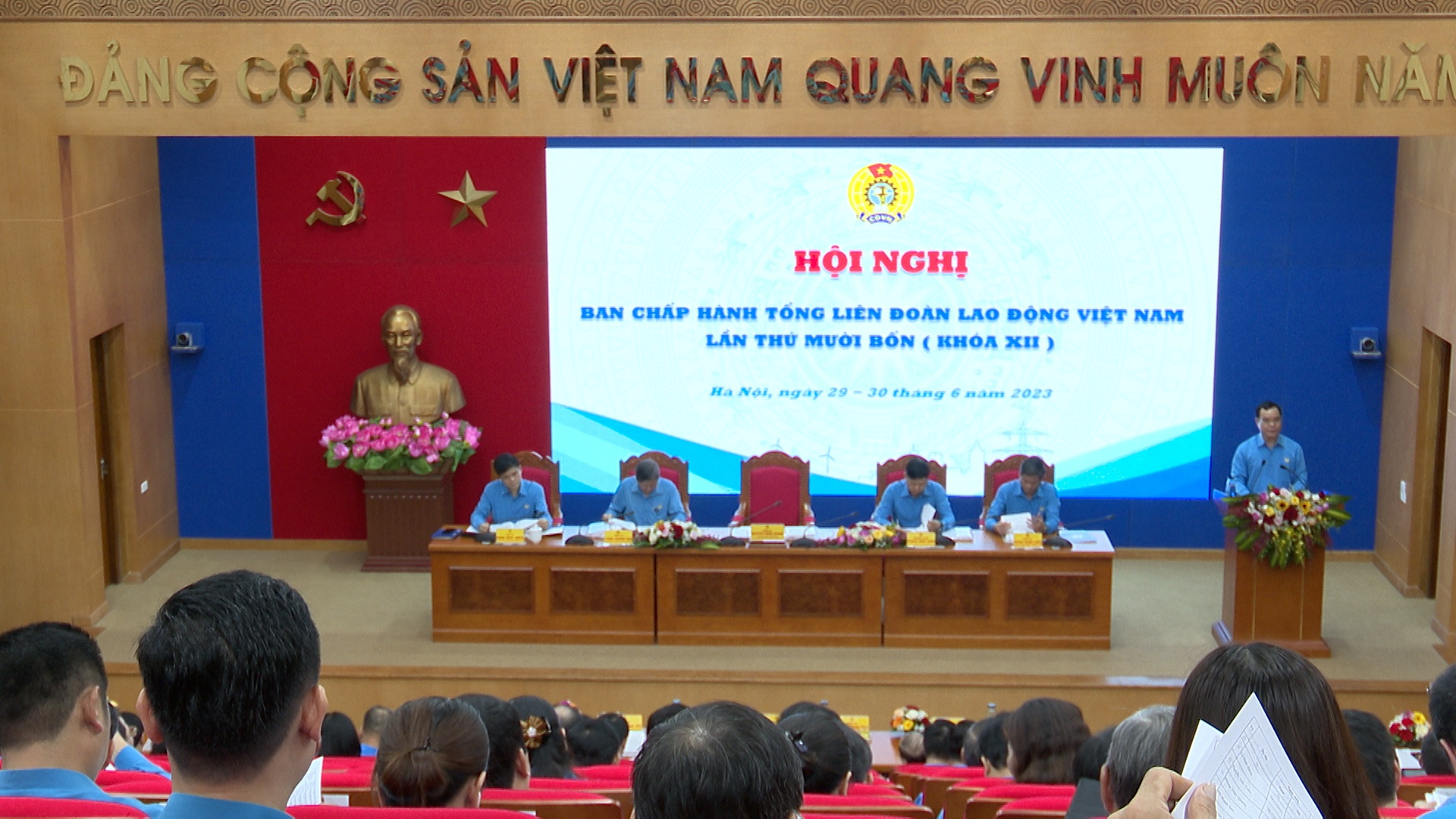 Khai mạc Hội nghị Ban Chấp hành Tổng LĐLĐ Việt Nam lần thứ 14 (khoá XII)